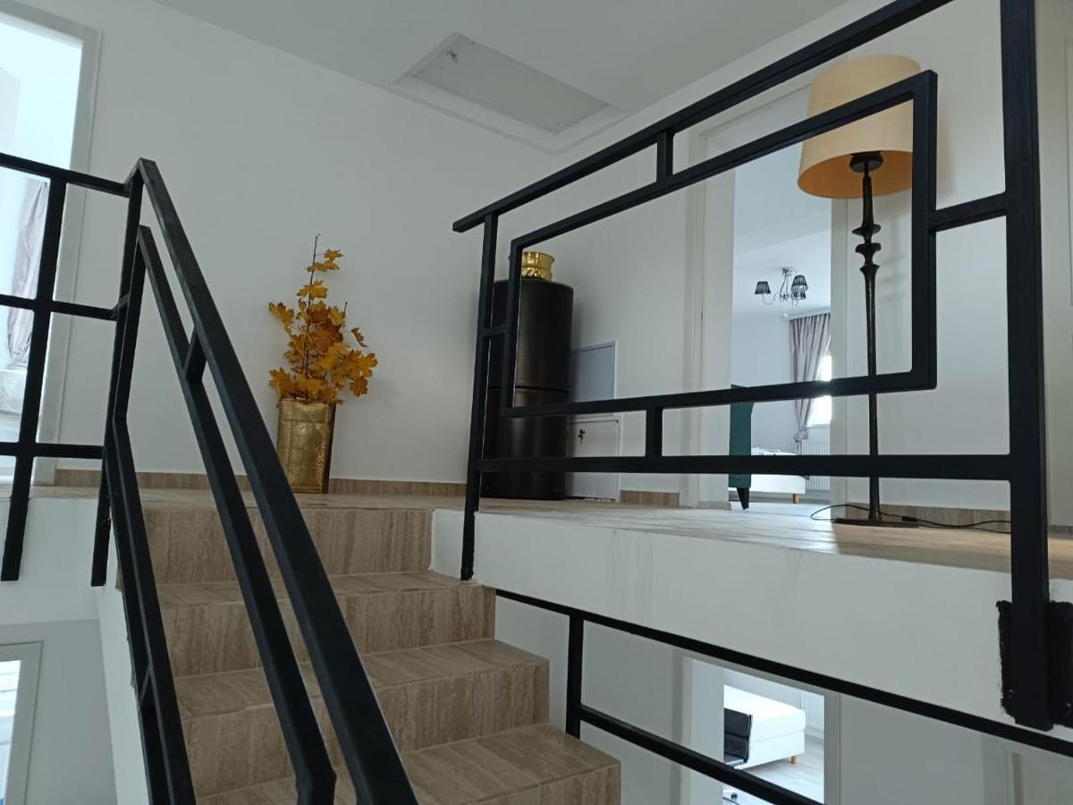 Viv Rosetti Hotel Jászvásár Kültér fotó