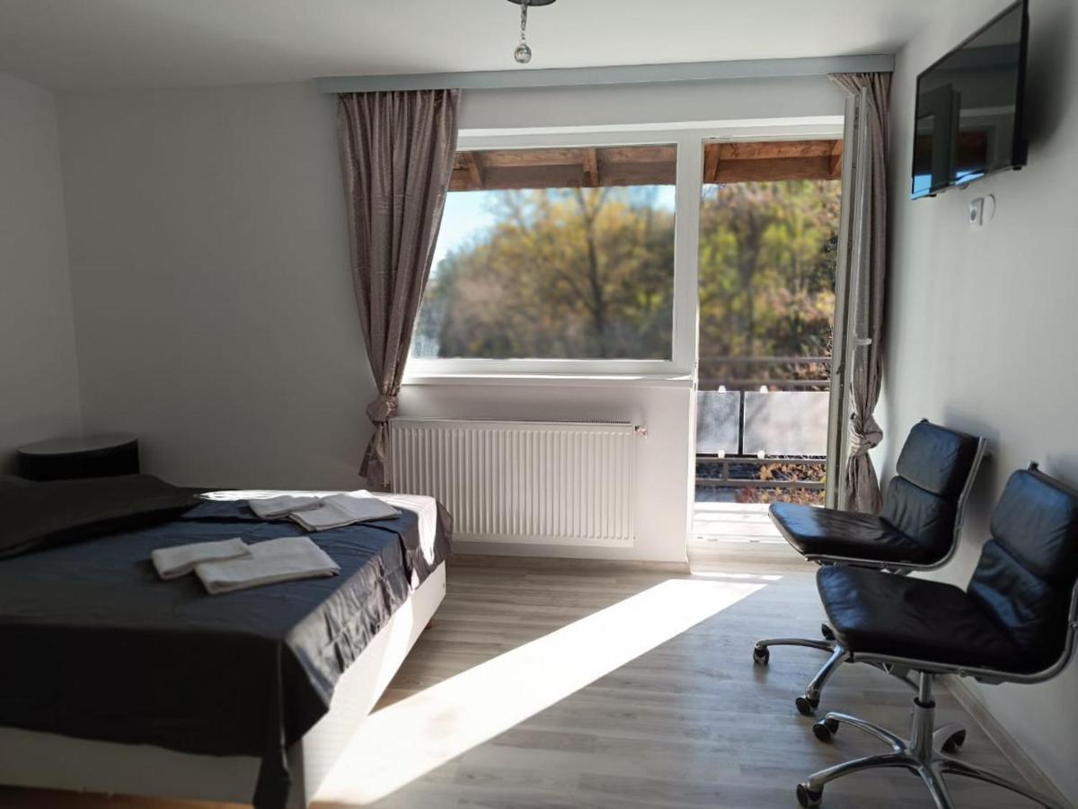 Viv Rosetti Hotel Jászvásár Kültér fotó