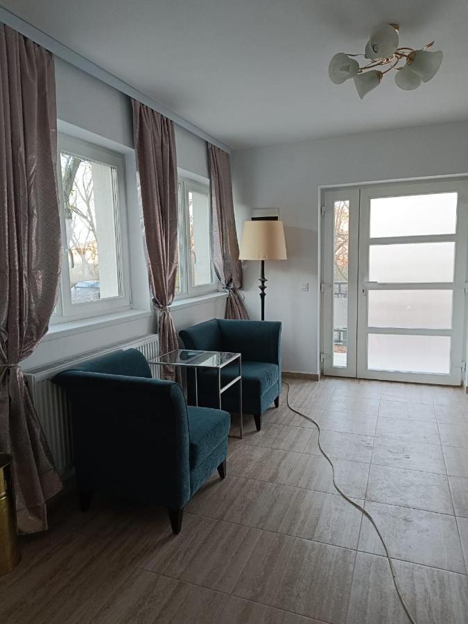 Viv Rosetti Hotel Jászvásár Kültér fotó